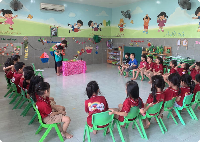 Chương trình Montessori phát triển kỹ năng ngôn ngữ