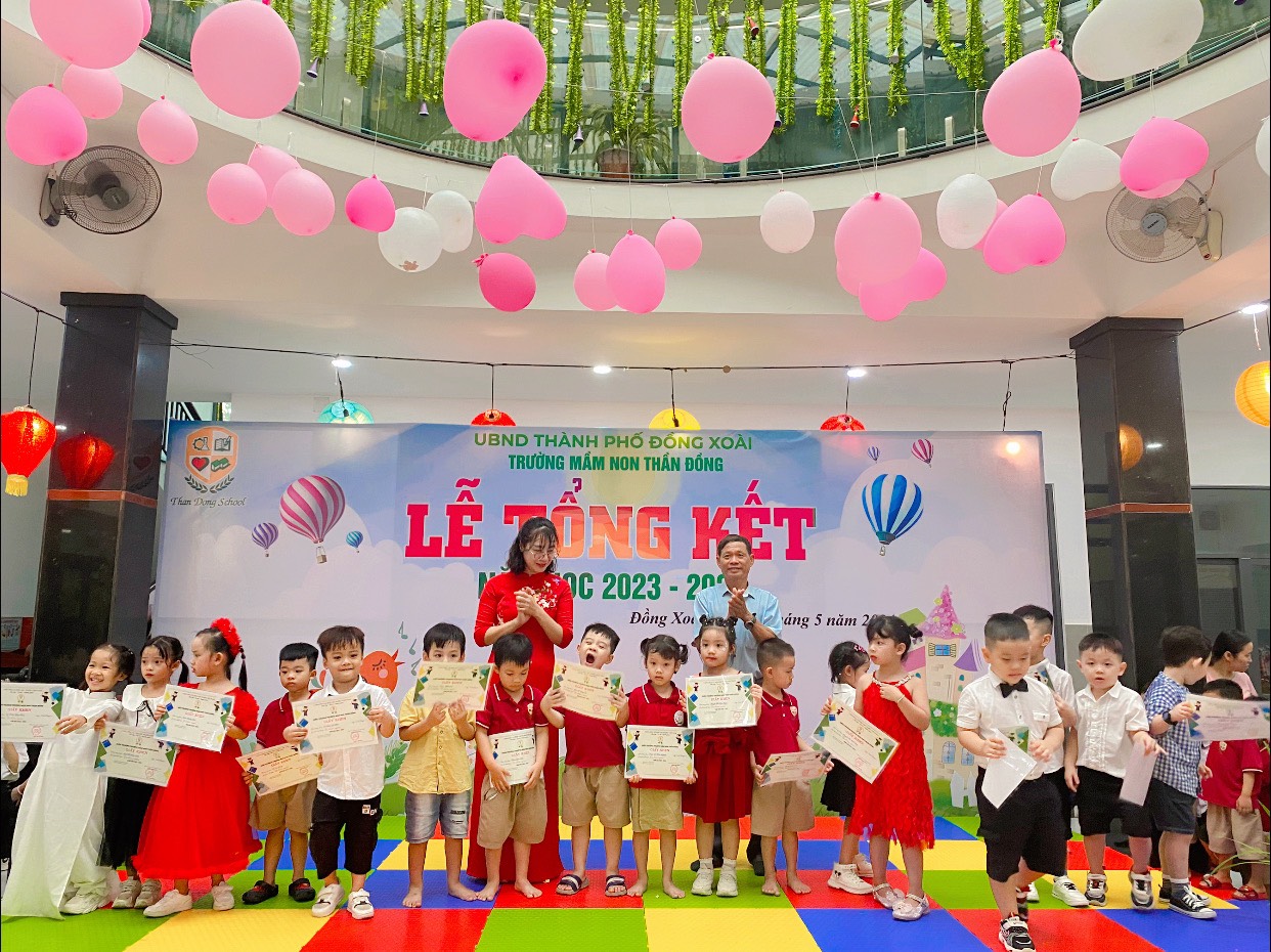 Tong ket nam hoc 2023 – 2024 Hanh trinh yeu thuong va truong thanh 12