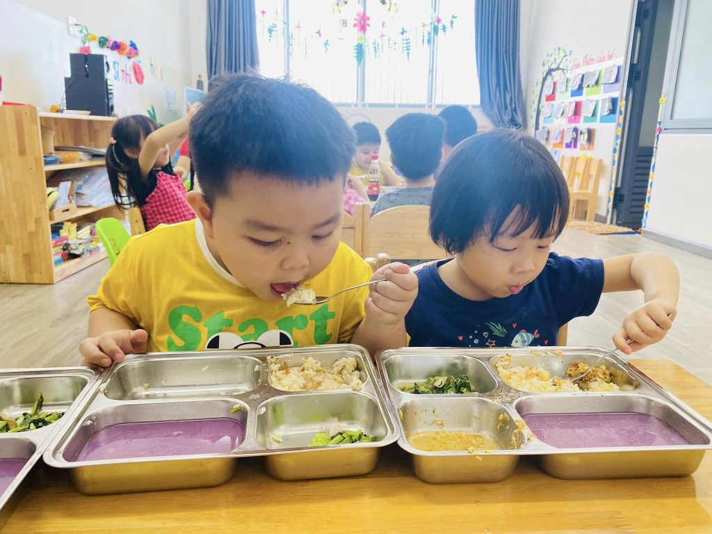 Dinh duong an toan lanh manh tai Than Dong School 2