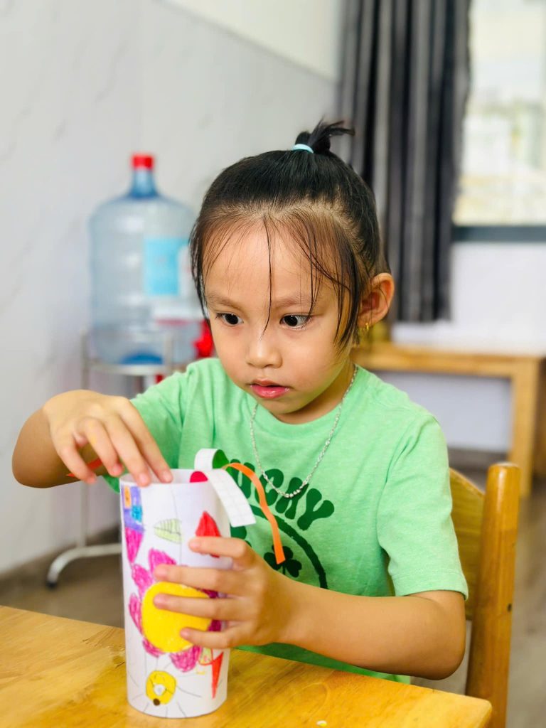 Be lam long den Trung thu he thong giao duc than dong 6