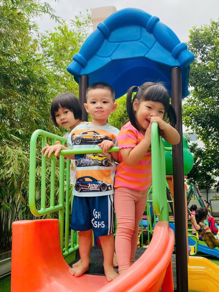 Be vui choi hoat dong ngoai troi 5