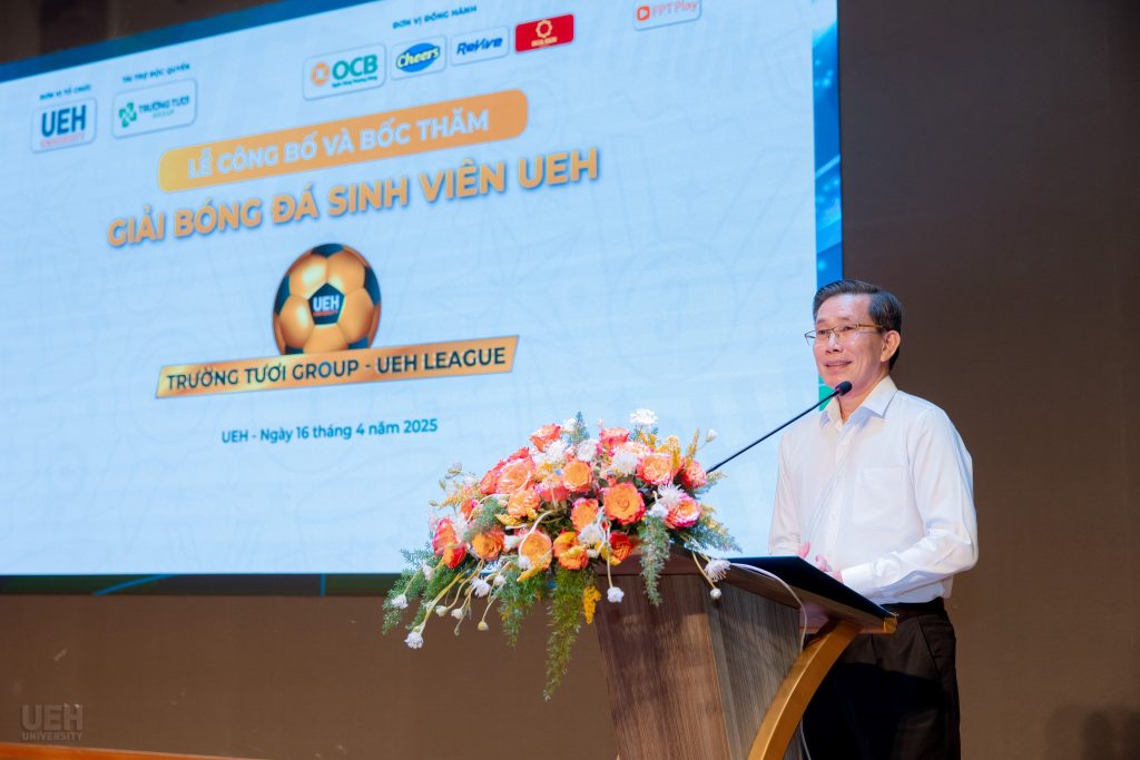 Cong Phuong Tan Truong Tuan Tai do bo UEH League 2025 4