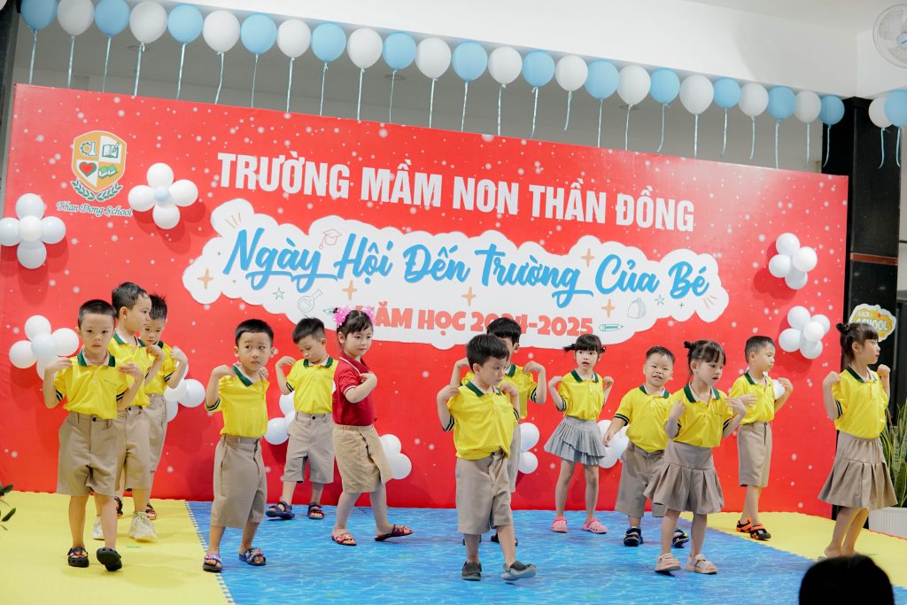 Khai giang nam hoc 2024–2025 tai Than Dong School 11