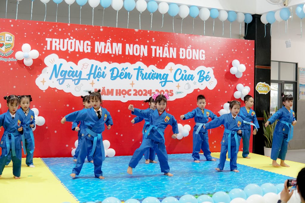 Khai giang nam hoc 2024–2025 tai Than Dong School 12