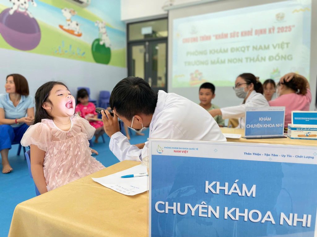 Kham suc khoe dinh ky lan 2 cho cac Be tai Than Dong 7
