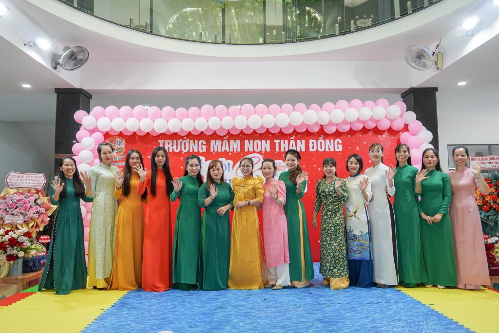 Ngay Nha giao Viet Nam tai Than Dong School 11