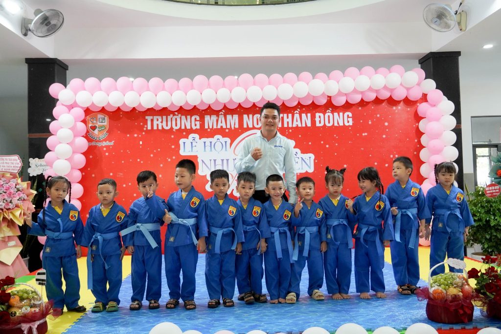 Ngay Nha giao Viet Nam tai Than Dong School 12