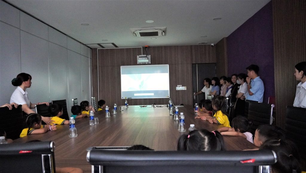 Trai nghiem tham quan Tap doan Truong Tuoi 5
