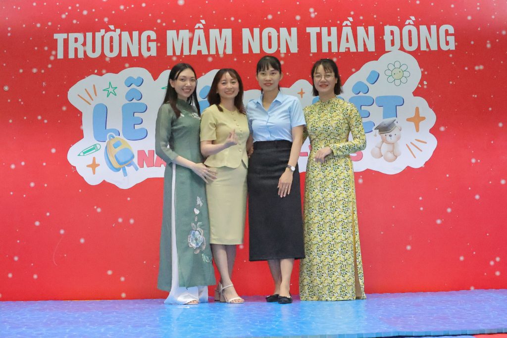 Mot hanh trinh day yeu thuong cung Truong Mam Non Than Dong 12 min