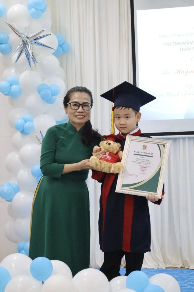 Le Tot Nghiep khoi La tai Truong Mam Non Than Dong Loc Ninh 14