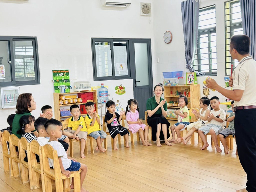tiet hoc am nhac tai Khoa he 2025 Than Dong Loc Ninh 3