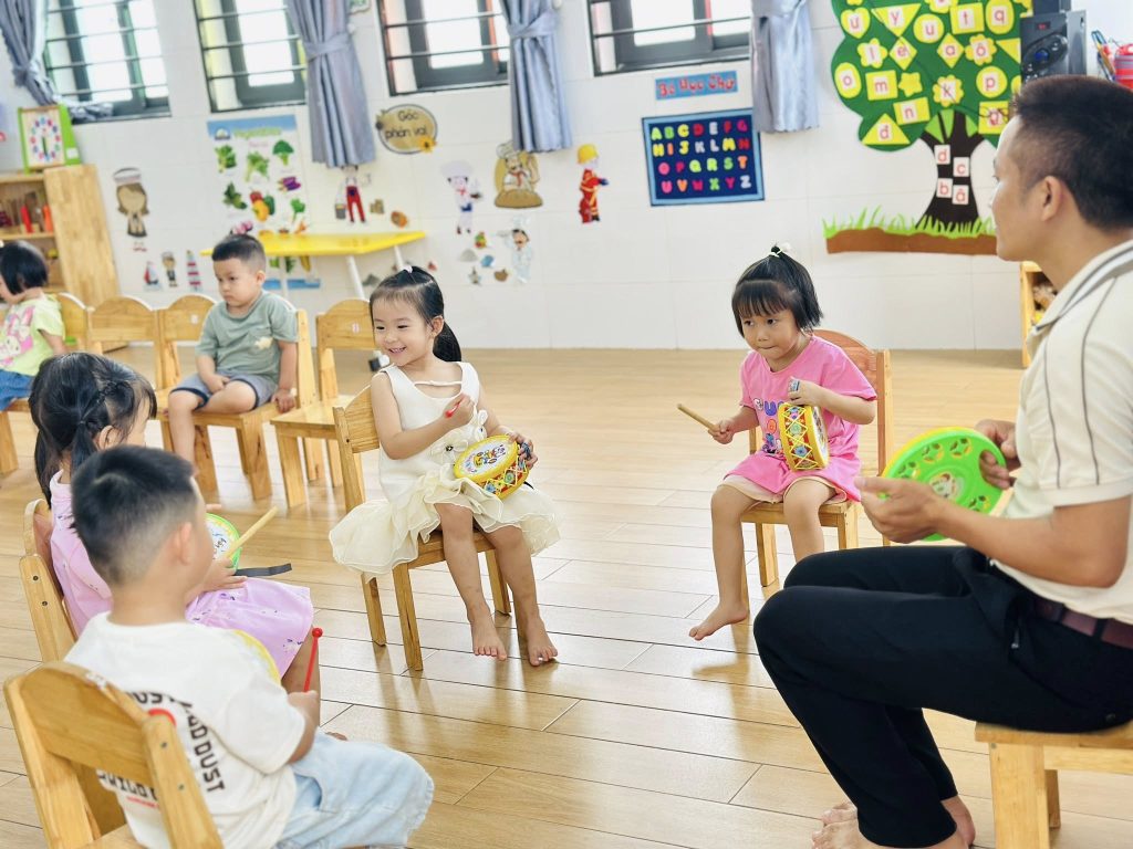 tiet hoc am nhac tai Khoa he 2025 Than Dong Loc Ninh 5