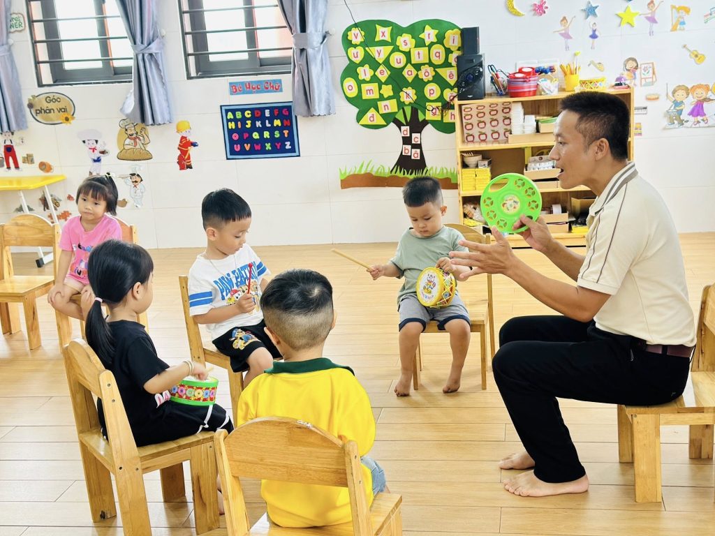 tiet hoc am nhac tai Khoa he 2025 Than Dong Loc Ninh 6
