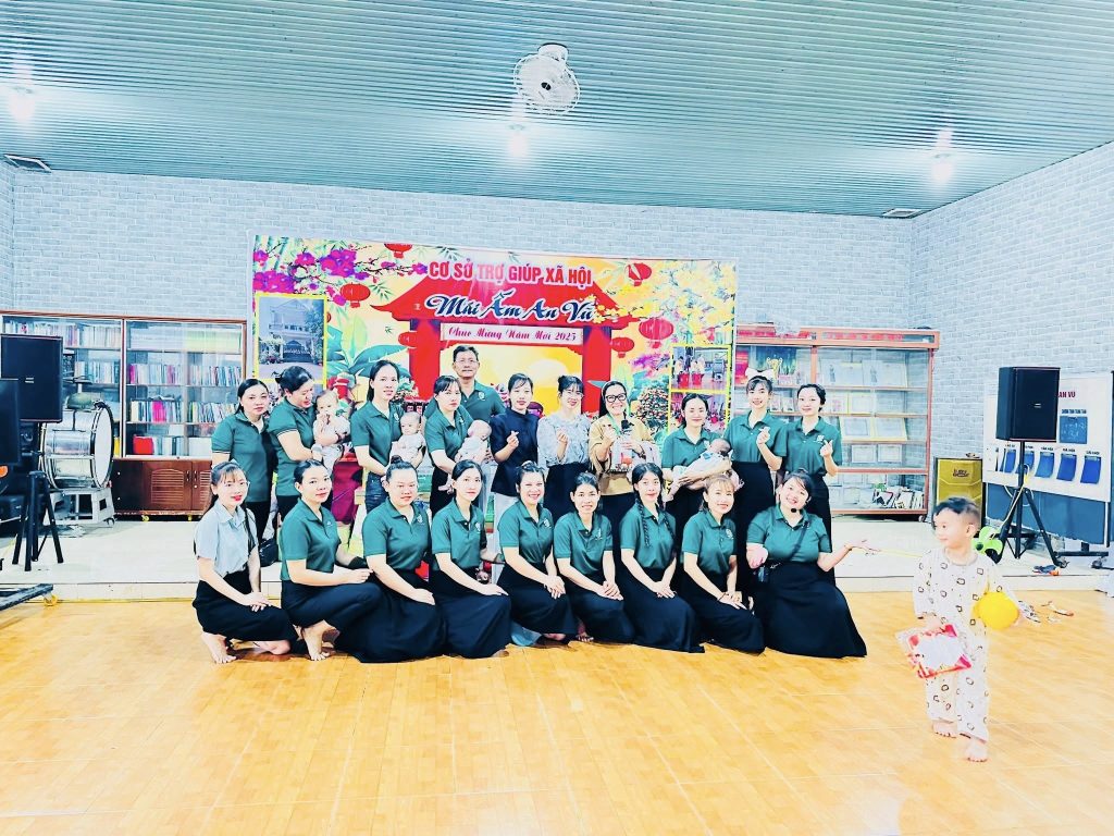 Chương trình chia sẻ yêu thương tại Mái ấm An Vũ của Mầm non Thần Đồng Tà Bế Chuong trinh chia se yeu thuong tai Mai am An Vu cua Mam non Than Dong Ta Be 3