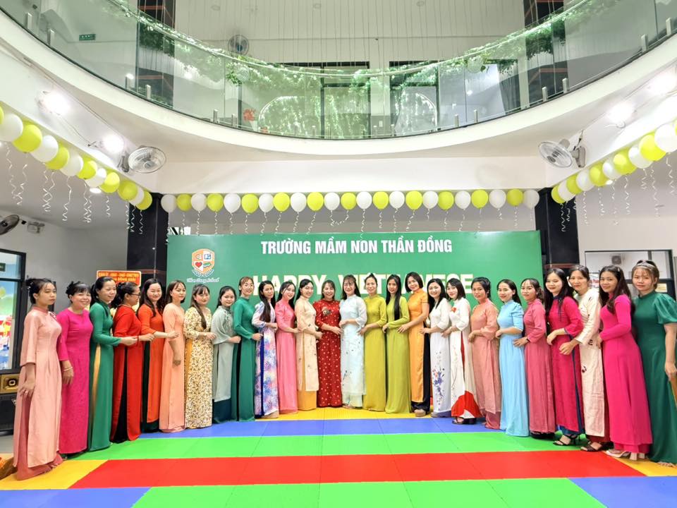 Kỷ niệm 43 năm Ngày Nhà giáo Việt Nam 20/11 tại Hệ thống Trường Mầm non Thần Đồng Ky niem 43 nam Ngay Nha giao Viet Nam 2011 tai He thong Truong Mam non Than Dong 1