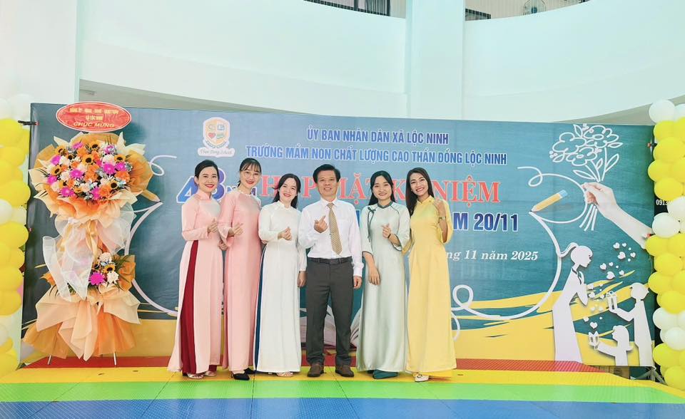 Kỷ niệm 43 năm Ngày Nhà giáo Việt Nam 20/11 tại Hệ thống Trường Mầm non Thần Đồng Ky niem 43 nam Ngay Nha giao Viet Nam 2011 tai He thong Truong Mam non Than Dong 3