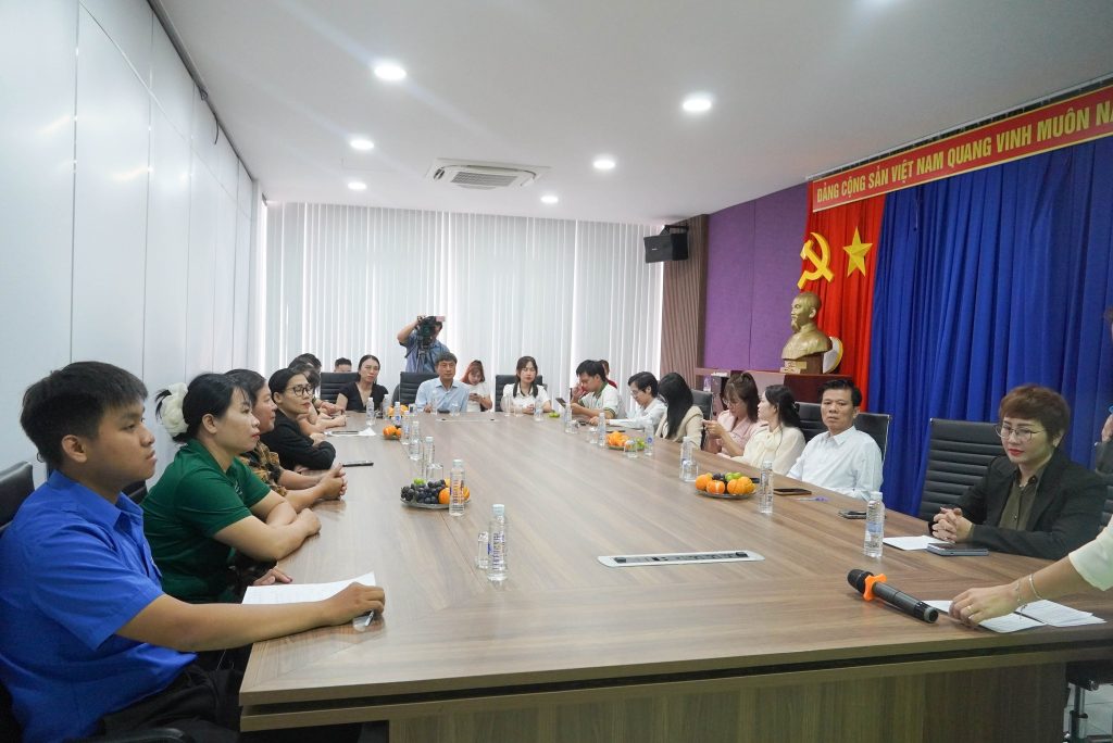 Tập đoàn Trường Tươi cùng Hệ thống Giáo dục Thần Đồng trao học bổng khuyến học Tap doan Truong Tuoi cung He thong Giao duc Than Dong trao hoc bong khuyen hoc 5