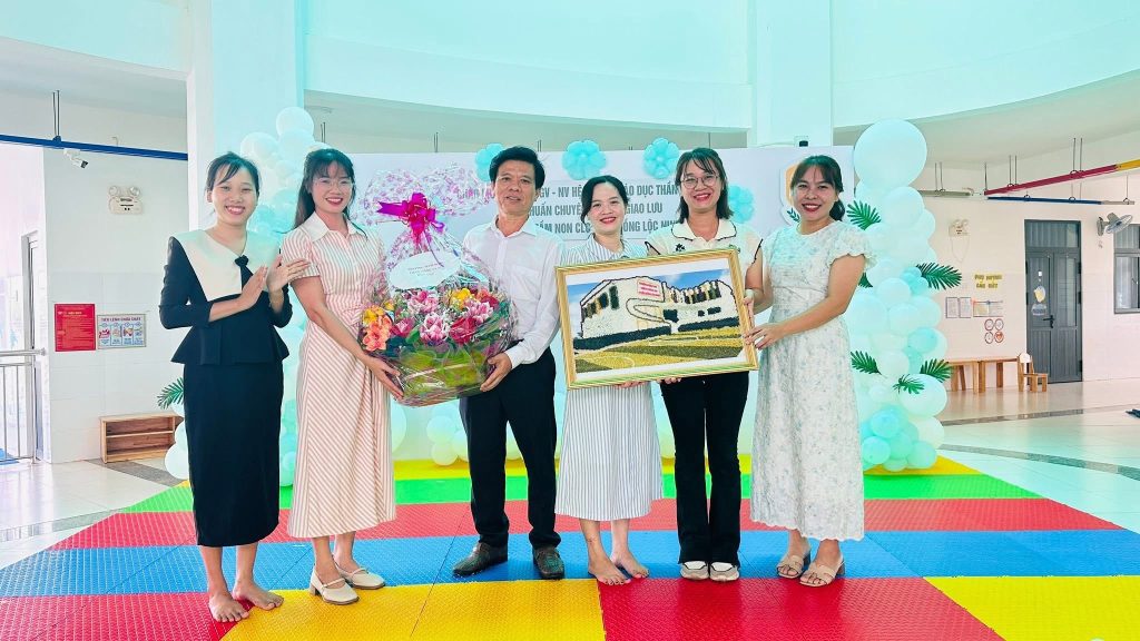 Tập huấn giáo viên mầm non tại Hệ thống Mầm non Thần Đồng trước thềm năm học mới 2025 Tap huan giao vien mam non tai He thong Mam non Than Dong truoc them nam hoc moi 2025 4